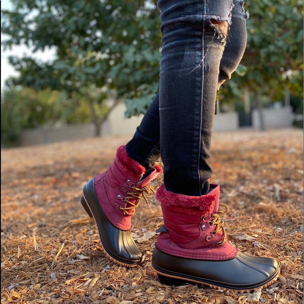Wine lace up winter duck boots. - Picture 1 of 6
